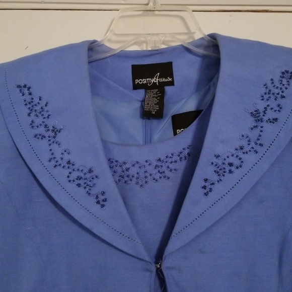 A dress and jacket set - Picture 2 of 7